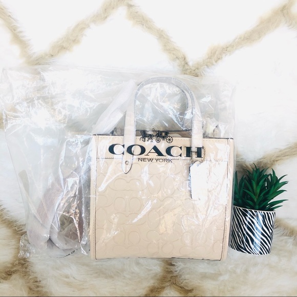 100% Authentic Brand New Coach Field Tote 22 C4829 In Signature Leather, Ivory - Picture 3 of 15